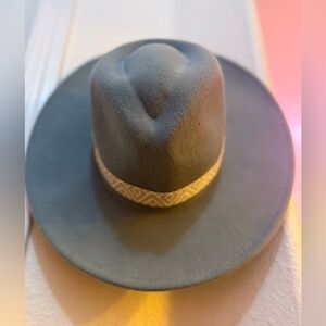 Grey/light blue felt hat with cream pattern band- NEVER WORN